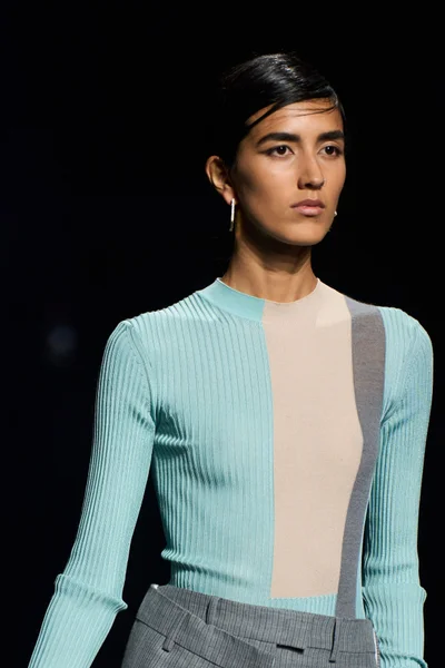 Look 11